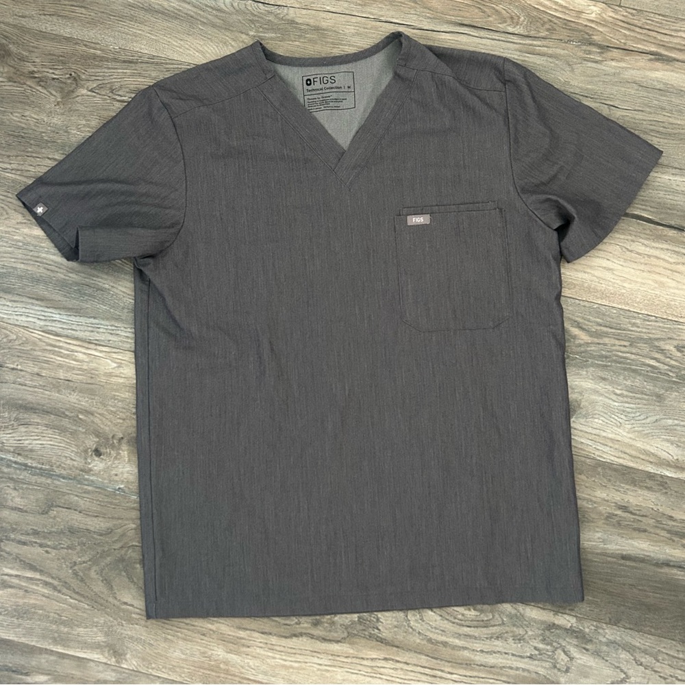 Figs gray men’s scrub double pocket scrub shirt size medium